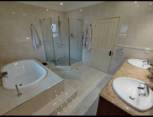 3 BEDROOM HOUSE FOR SALE IN BEVERLEY HILLS